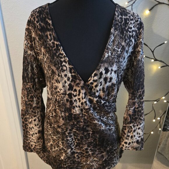 Chico's Animal Print/Wrap Style Top - 3/4 length lacey sleeves - Size 3 - Picture 1 of 3